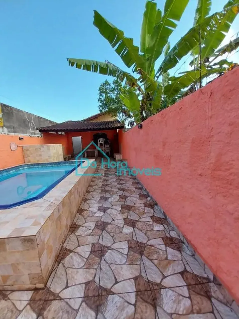 casa com piscina com ótimo espaço a venda em mongaguá