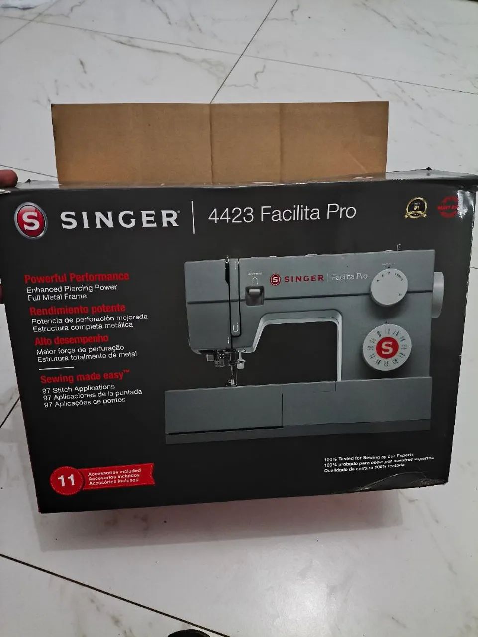 Máquina de Costura Singer Facilita Pro 4423  97 Pontos