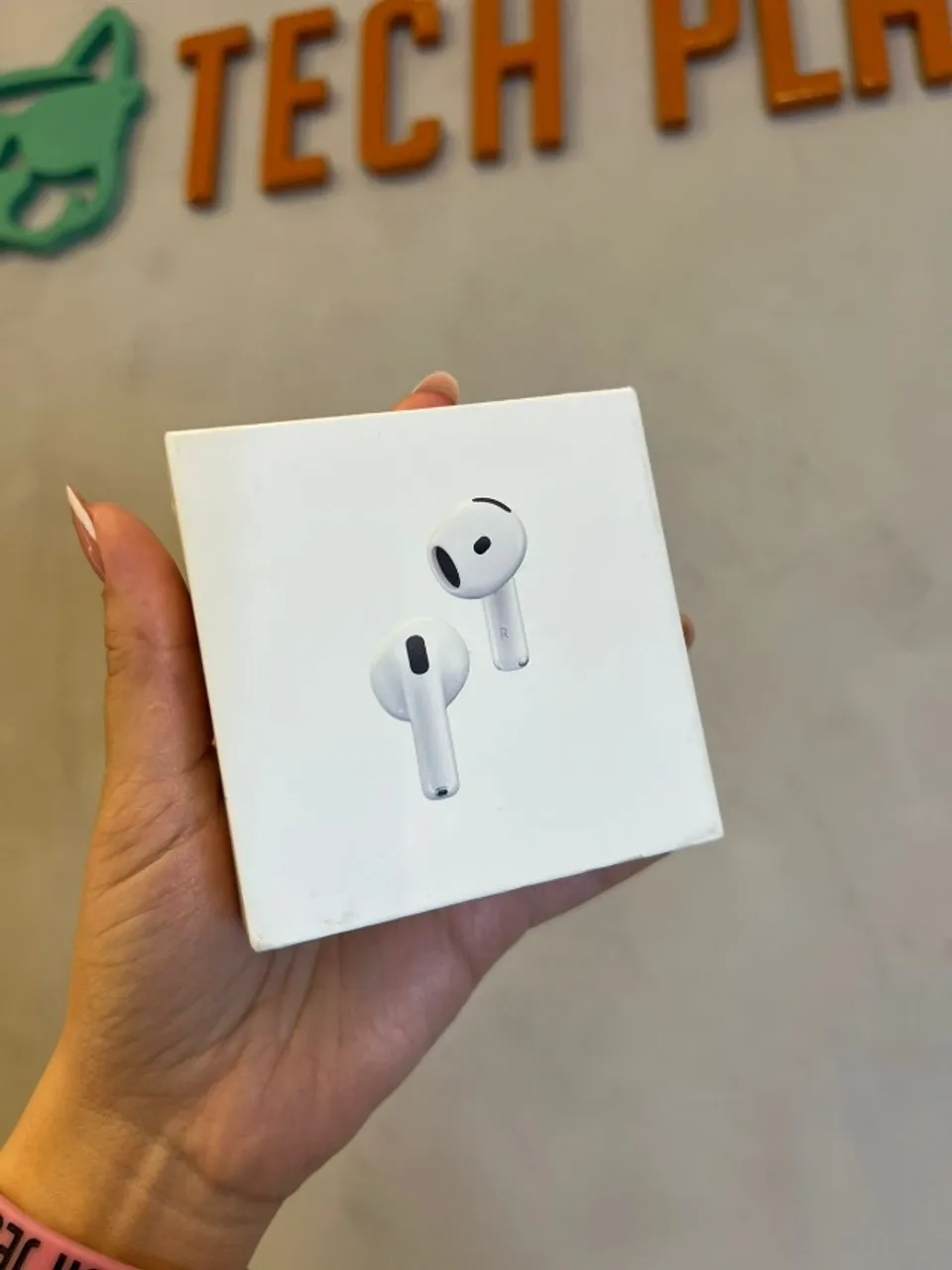 AirPods 4 - Novo lacrado - Retire em loja física na Savassi