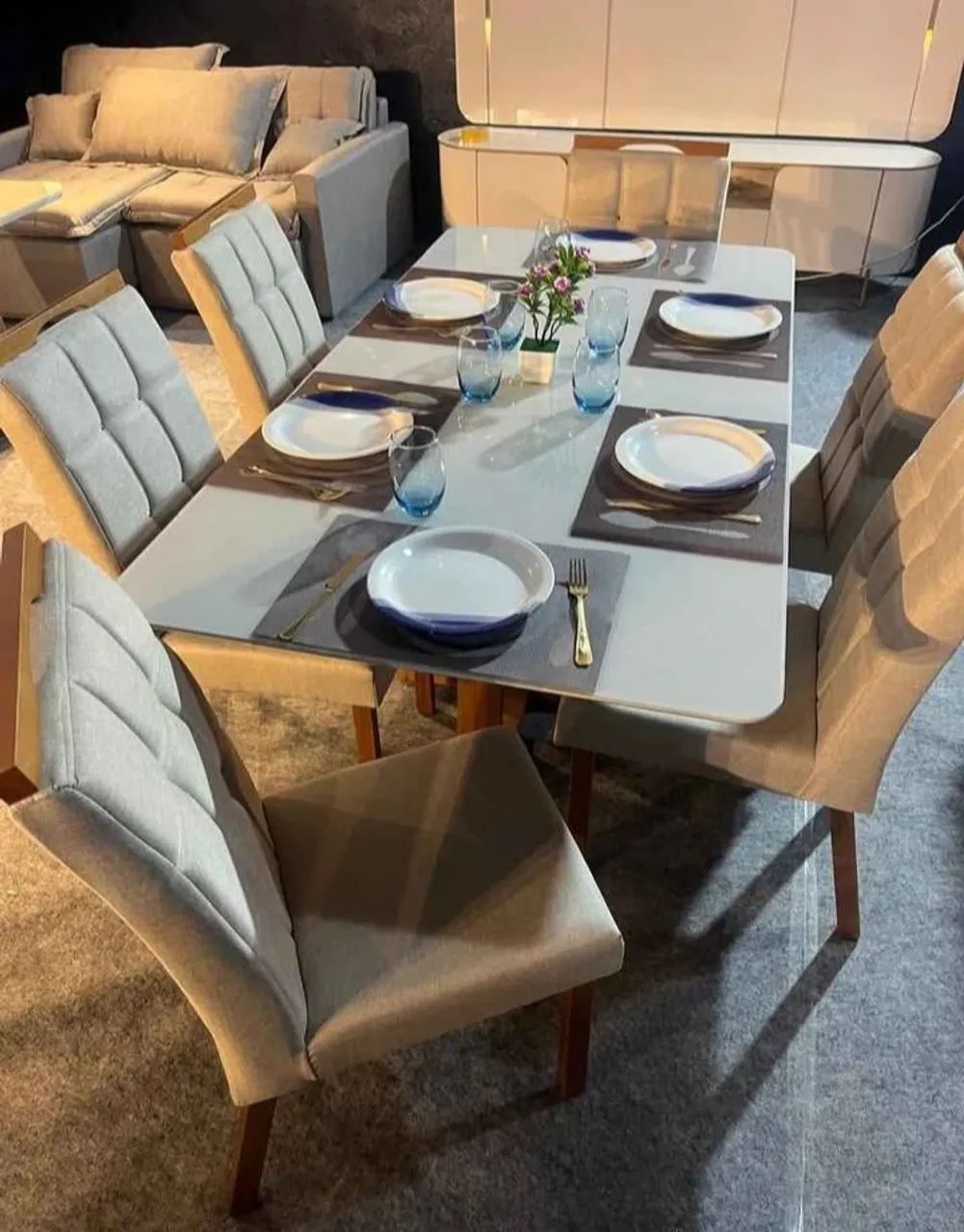 Mesa de jantar 1.60x80 com base na Madeira maciça e cadeiras 