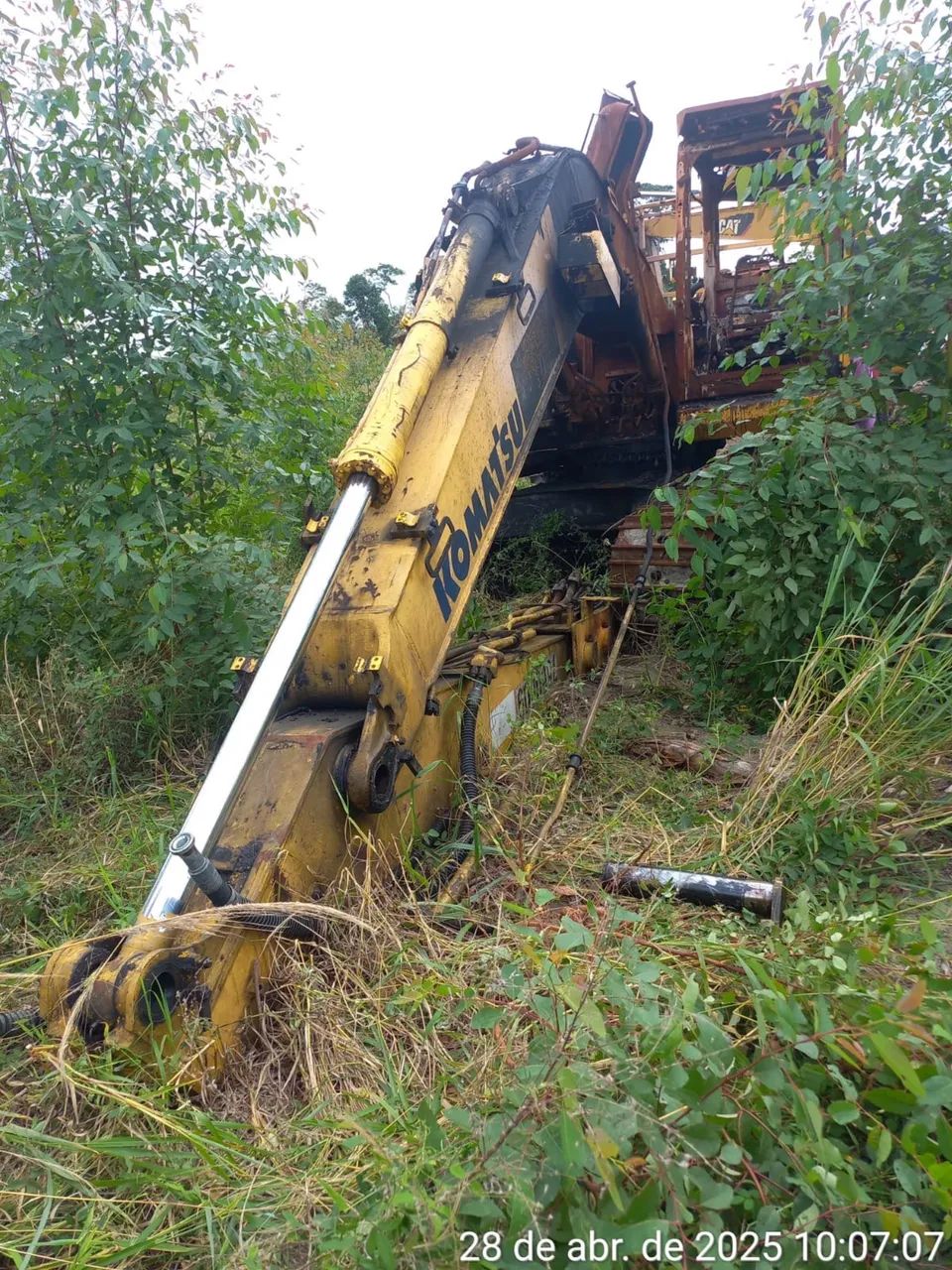 Escavadeira Komatsu Pc 200 ano 2016 - Foto 3