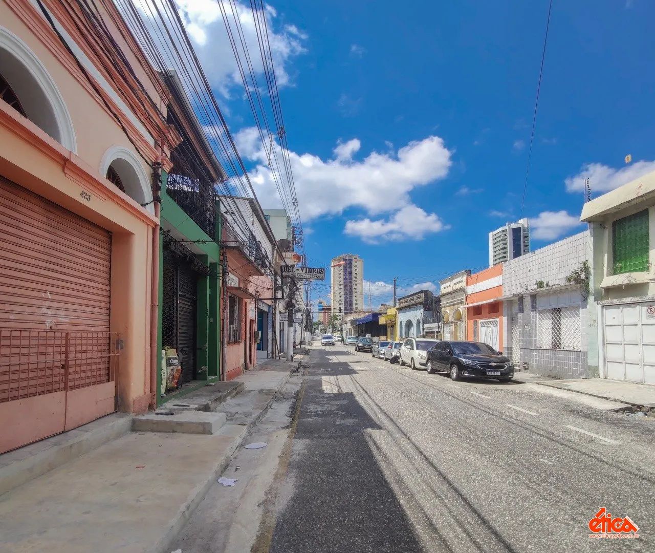 Imovel com espaço tipo loja (70,00m²) com banheiro e amplo terreno (180,00m²) aos fundos - - Foto 3