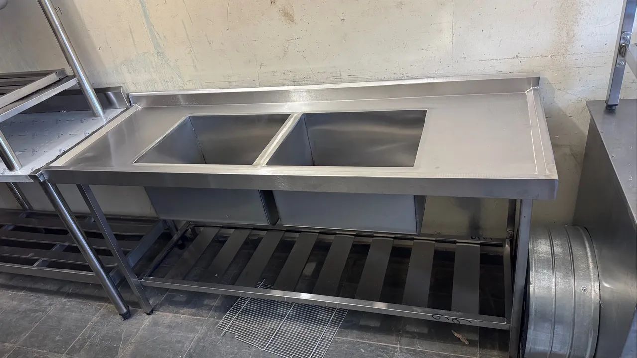 Bancada de Aço Inox com 2 Cubas 1,80 x 0,60 - Foto 3