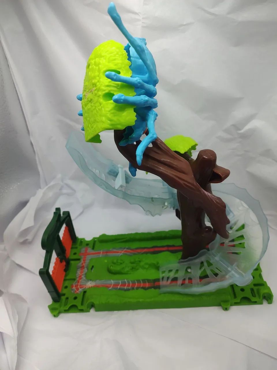 Playset Aranha e Teia - Hot Wheels (usado) - Foto 2