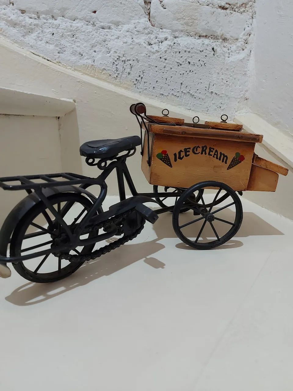 CARRINHO DE SORVETE EM MINIATURA ANTIGO - Foto 3