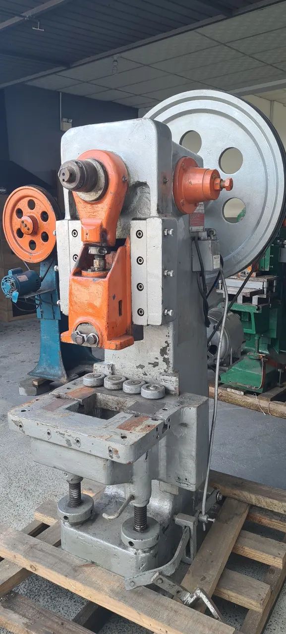 Prensa excêntrica 22 ton.