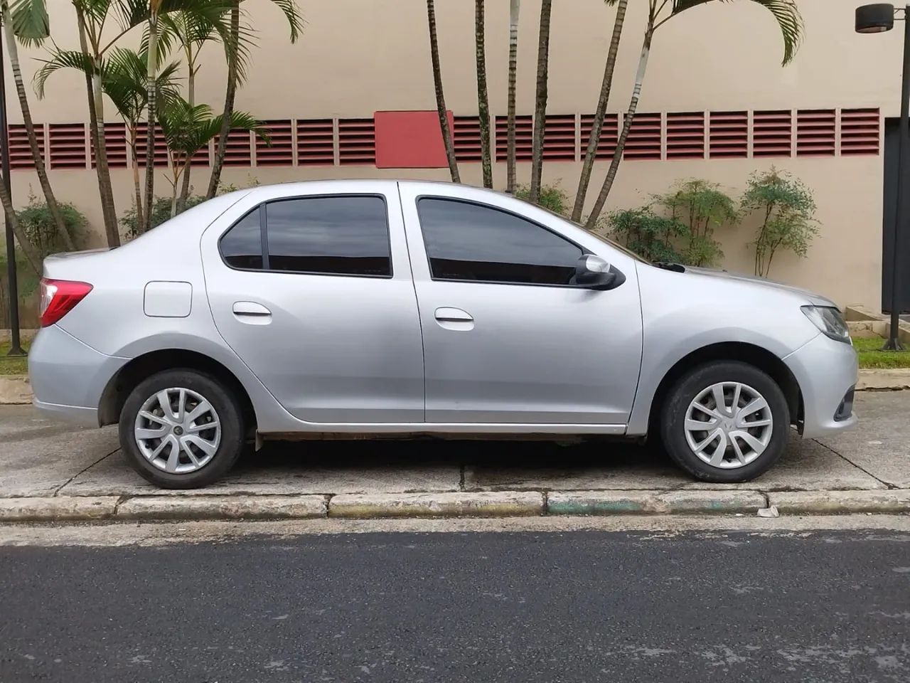 Renault Logan 2020 1.0 12v sce flex expression manual - Foto 4