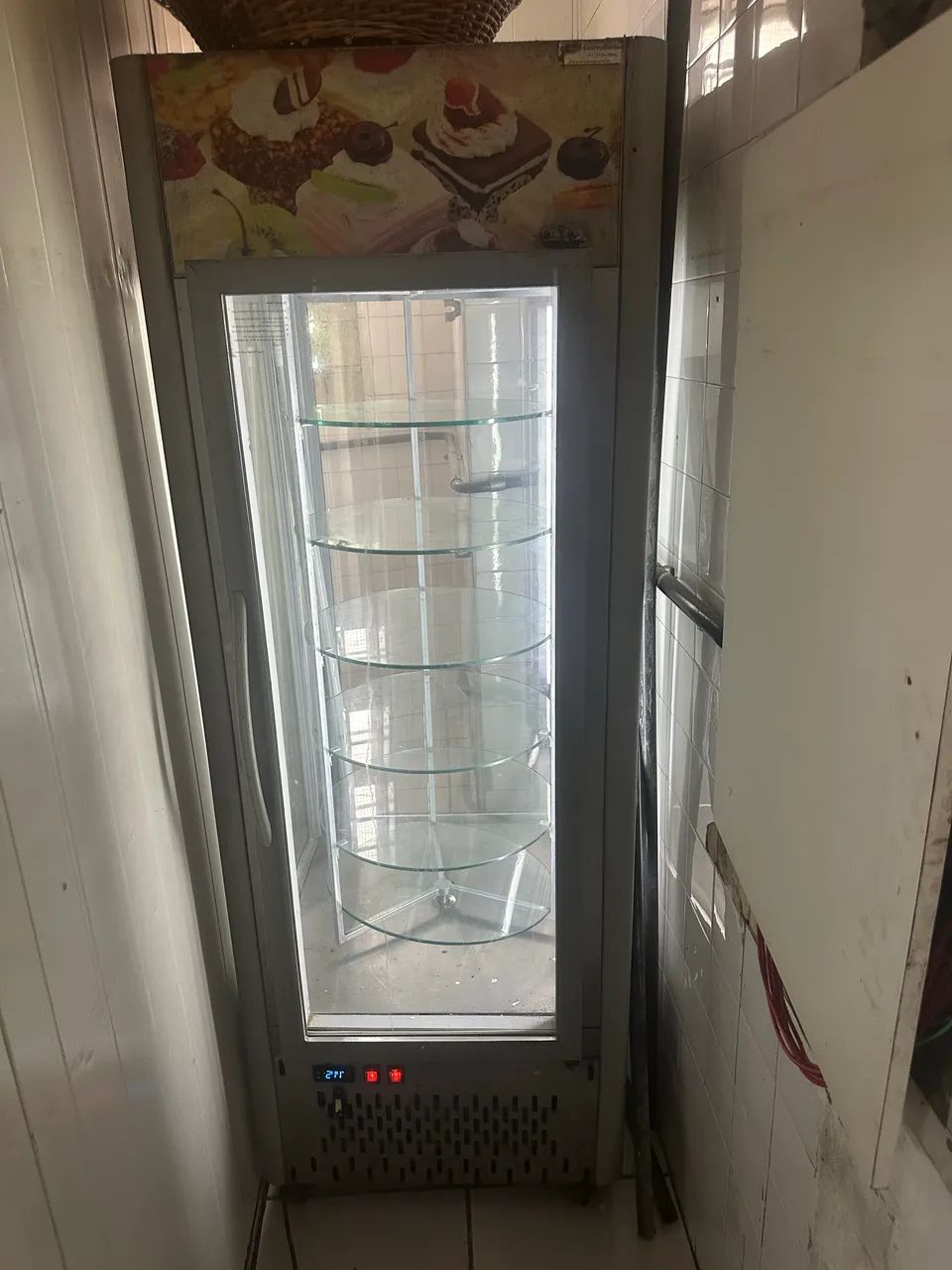Expositor de bolo refrigerado vertical  - Foto 2