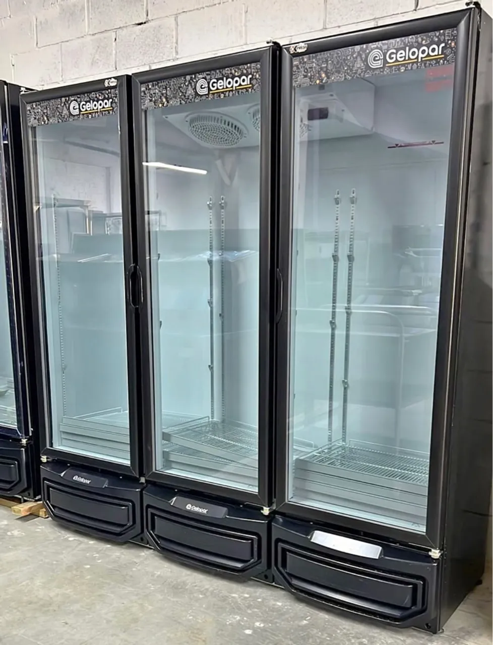 MB Geladeira expositora Industrial Gelopar 3 portas