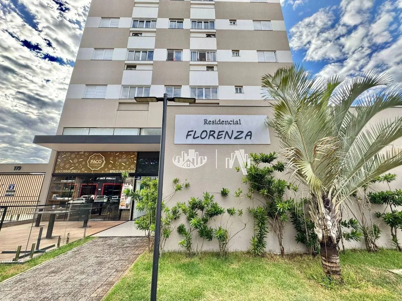 Apartamento com 1 quarto para alugar, 45 m² por R$ 2.050/mês - Centro - Londrina/PR