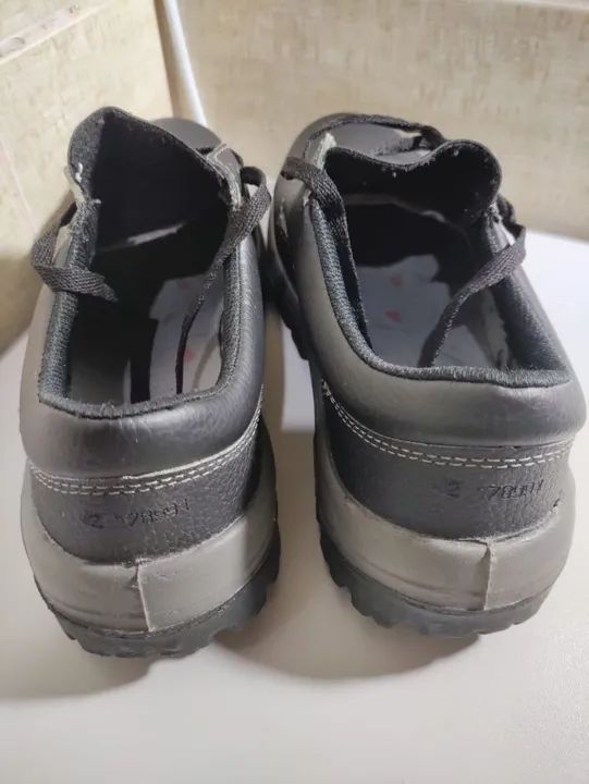Sapatos de segurança pretos - Foto 5