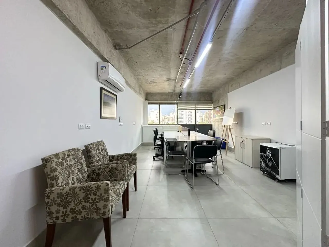 Sala Comercial de 32 m² para alugar por R$ 2.650/mensais no Setor Bueno - Goiânia