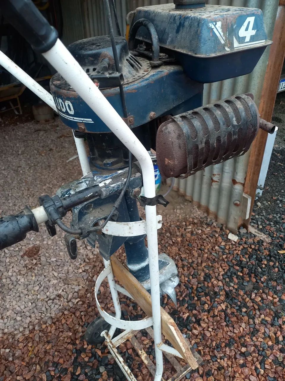 Motor de popa cascudo 4hp funcionando perfeitamente  - Foto 3