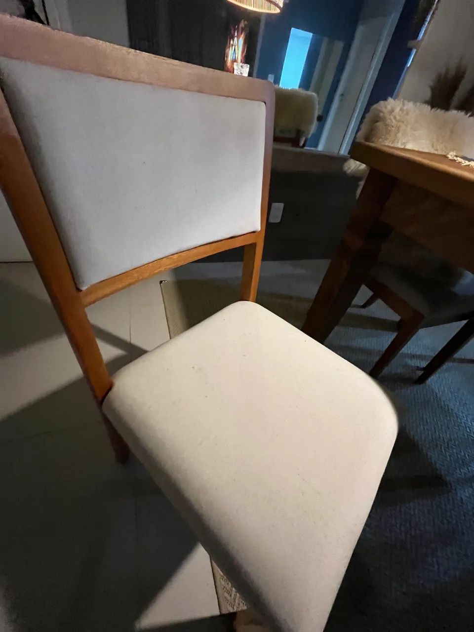 Mesa de madeira maciça + 6 cadeiras de linho (novas, usadas por 3 meses!)64276675359106124