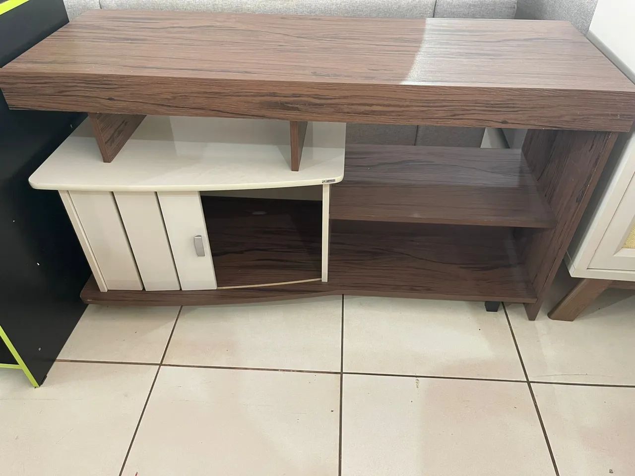 Rack pequeno para sala novo - Racks e Painéis - Floresta, Cascavel