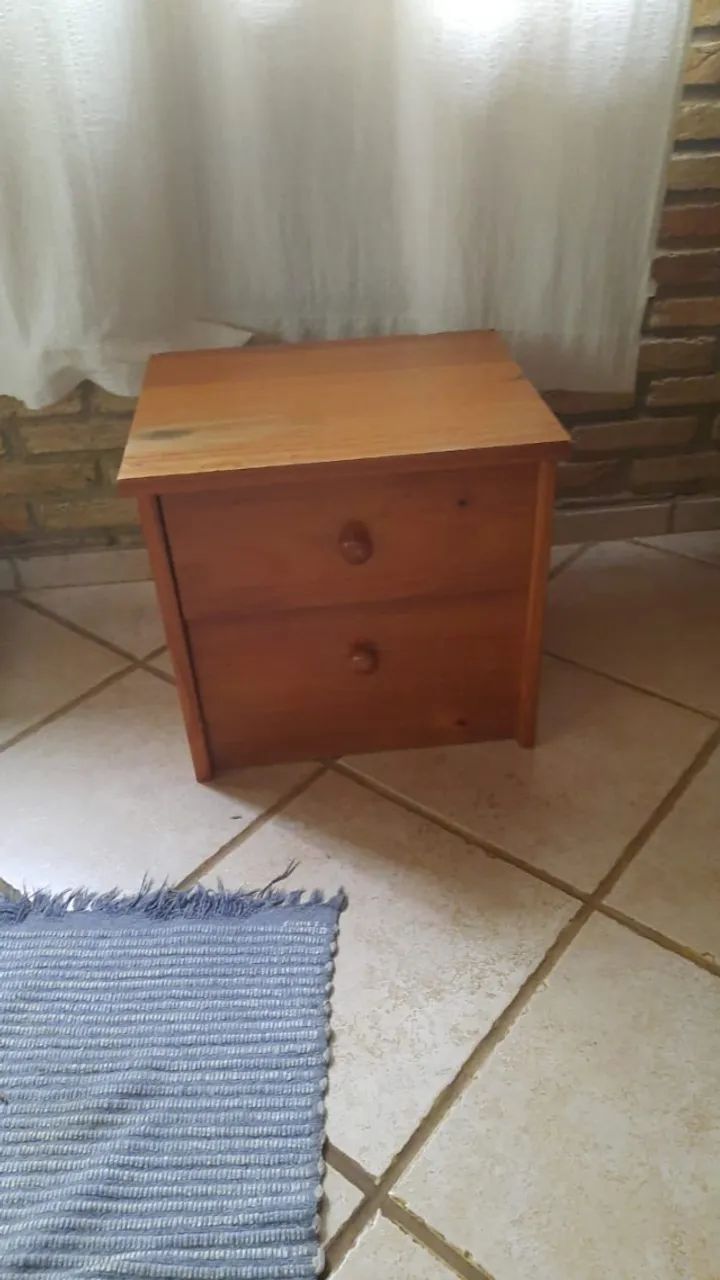 Criado mudo 2