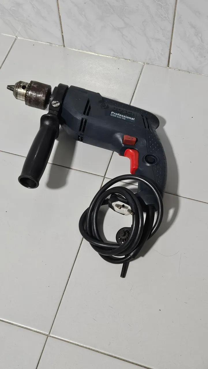 Furadeira Bosch GSB 550 RE - Profissional