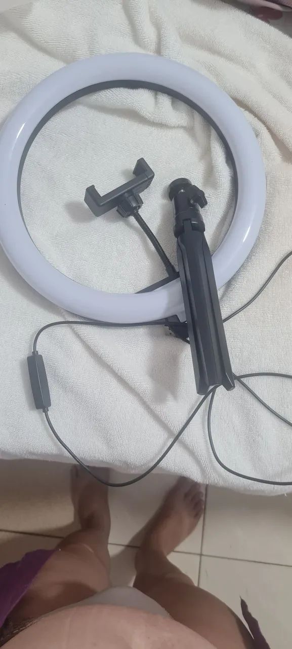 02 (duas) Ring Light's e 01 (um) tripé  - Foto 2