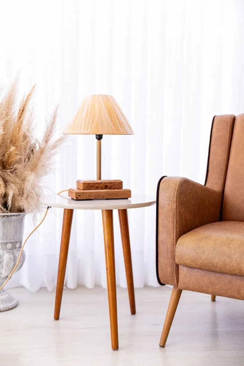 Abajur de mesa com design moderno e elegante