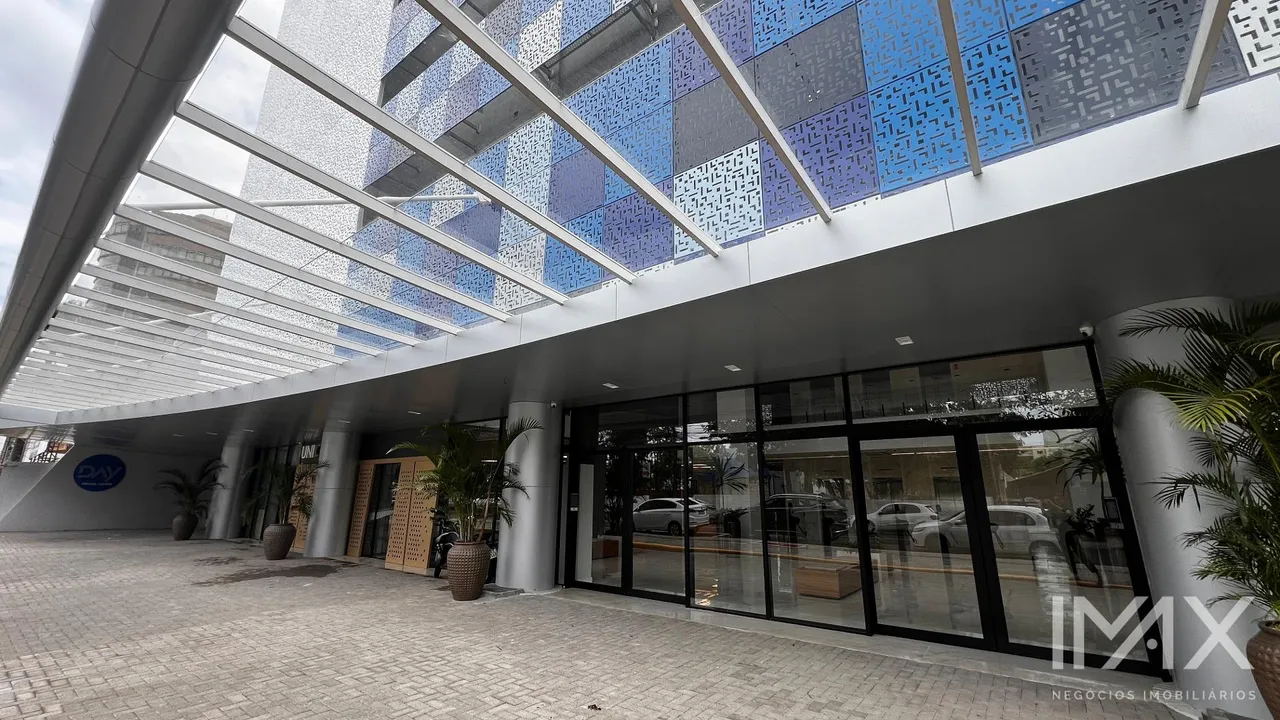 Sala para Consultório para locação no Day Medical Center, 62m2 por R 7.000,00 mês.