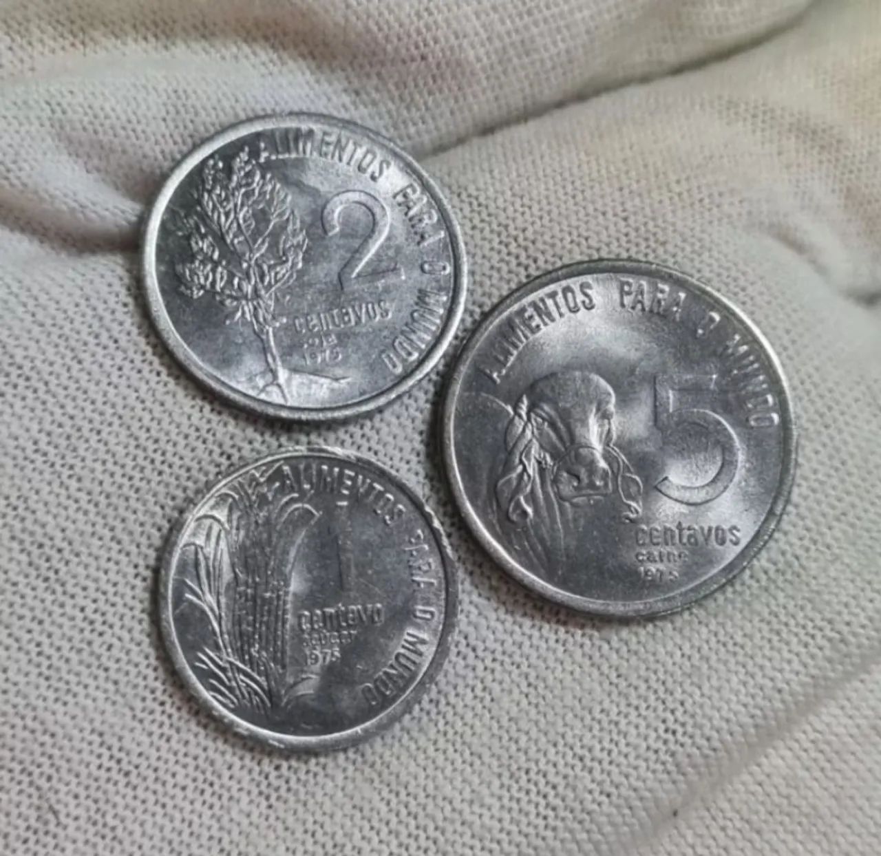 Moedas Antigas: Alimentos para o Mundo - 1975