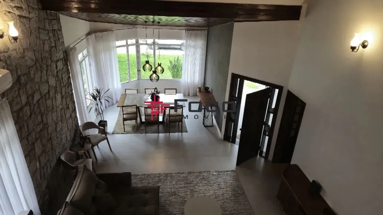 Casa para locação no Esplanada do Sol - 04 suítes - 360 m²