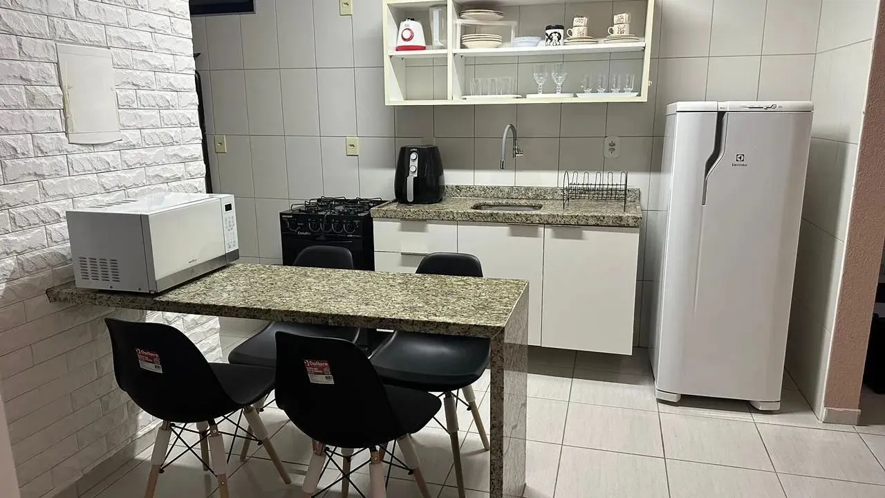 Quarto e sala na Ponta Verde
