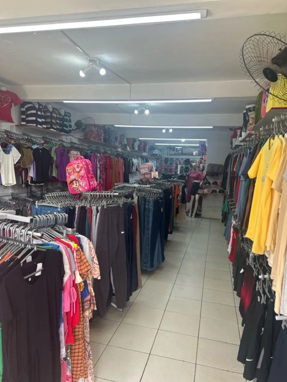 Vendo loja de Roupa confecção completa  - Foto 5