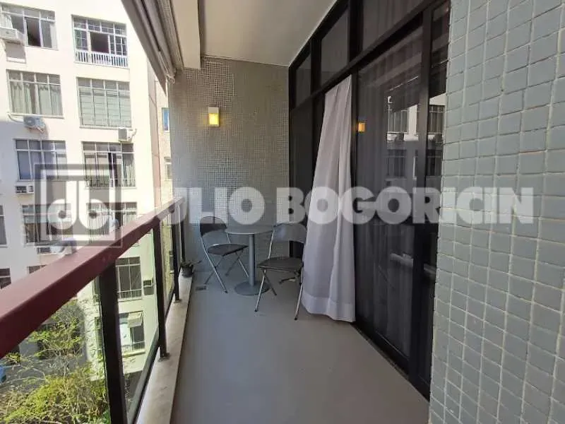 Quarto e sala no Point do Leblon!