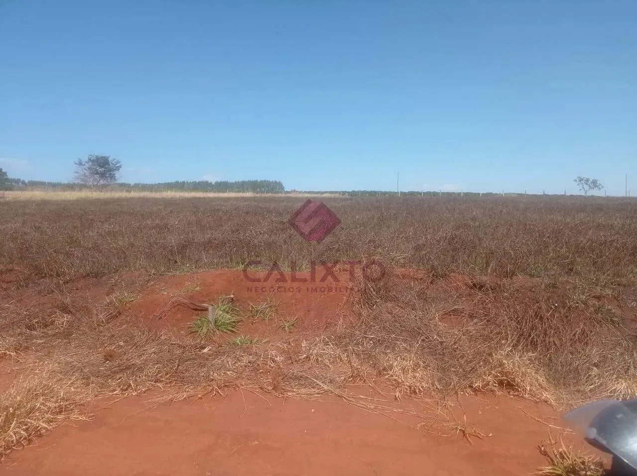 VENDE-SE AMPLO TERRENO EM CONDOMÍNIO FECHADO ITIRAPUÃ SP