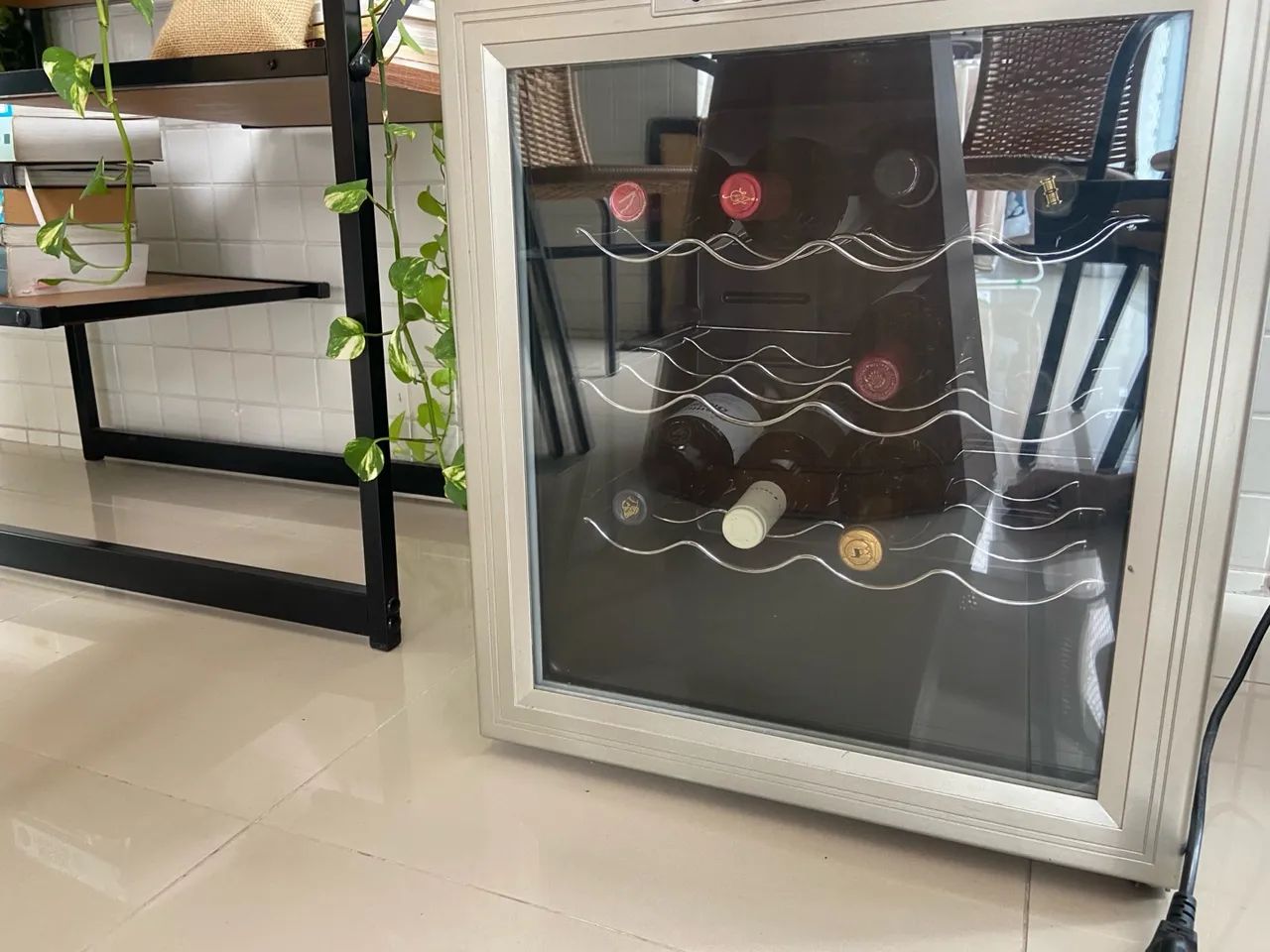 Adega de Vinho Climatizada 12 garrafas - Foto 3