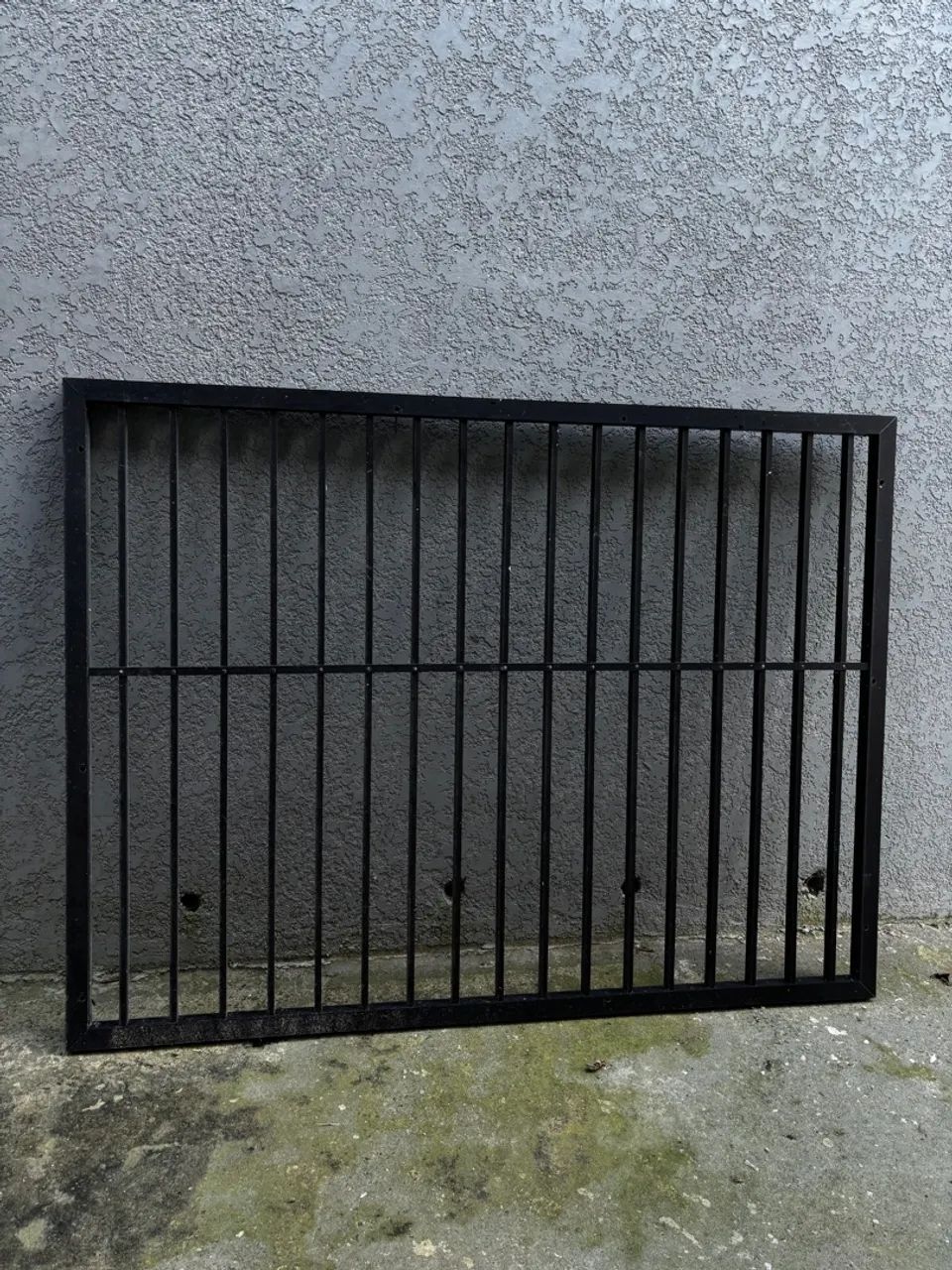 Vendo 3 Grades de proteção interna para janela