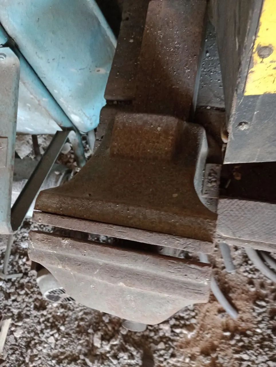 Bancada com Morsa de 8" - Foto 3
