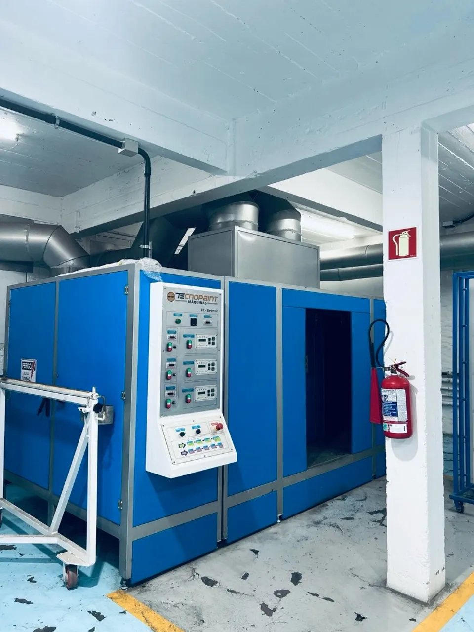 Máquina de Metalização e Cromagem de Plásticos