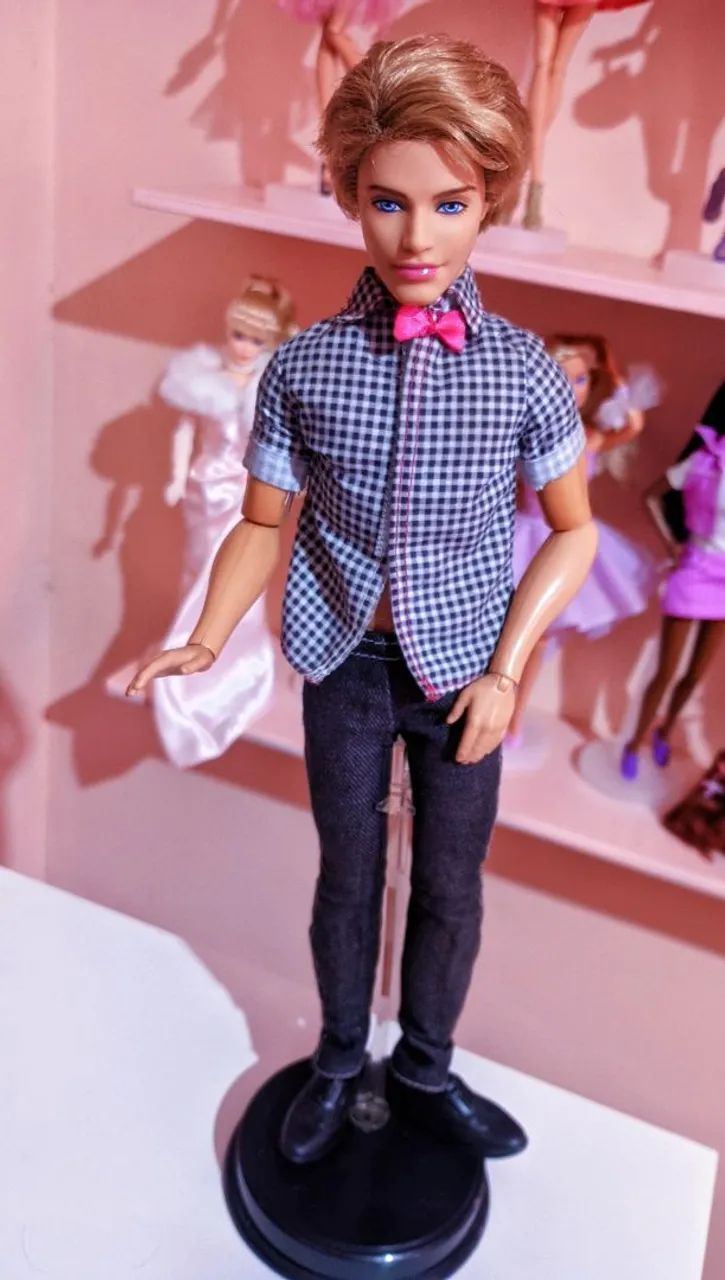 Boneco Ken Barbie Fashionistas Articulado Brinquedos e Jogos