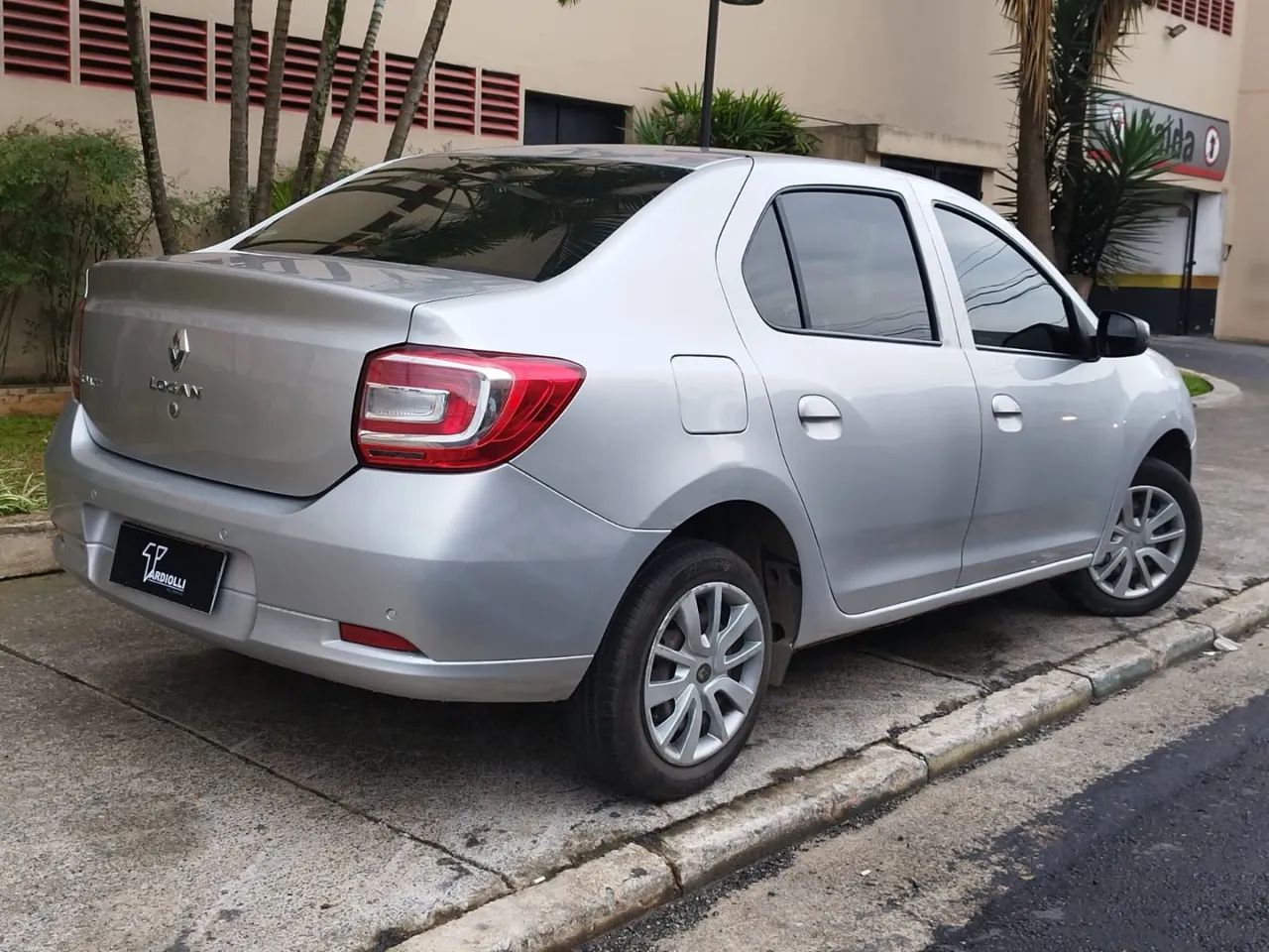 Renault Logan 2020 1.0 12v sce flex expression manual - Foto 5