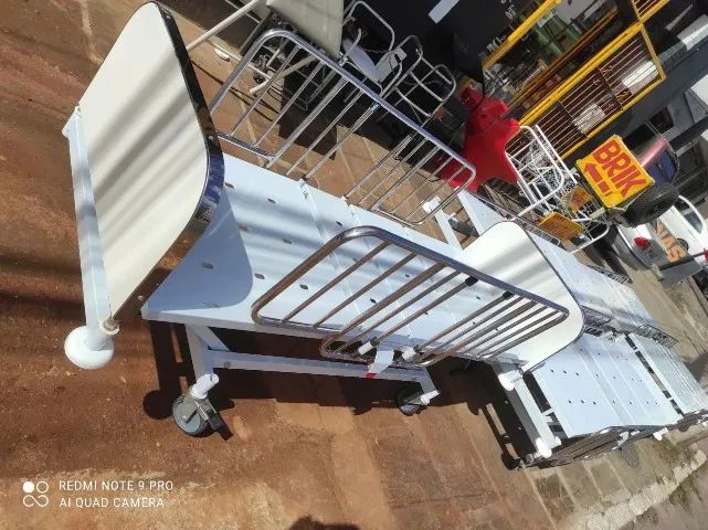 Cama Hospitalar 3 Manivelas com Elevação de leito    " ÚLTIMA UNIDADE"  R$ 1.990,00 Pix - Foto 3