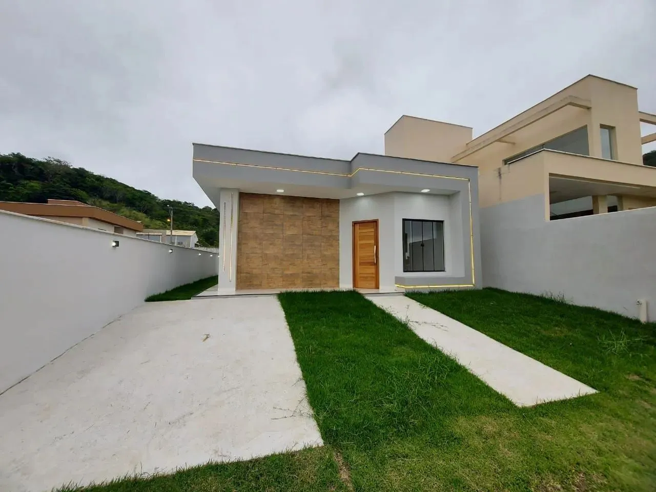 Casa com 2 Quartos à Venda, 77 m² por R$ 395.000 - Caxito Pequeno - Maricá/RJ