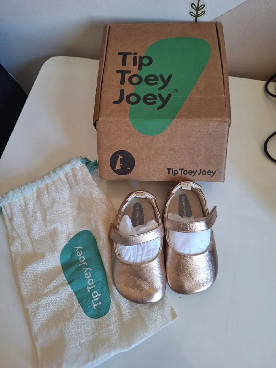 Sapatinho Tip Toey Joey Dourado - Novo