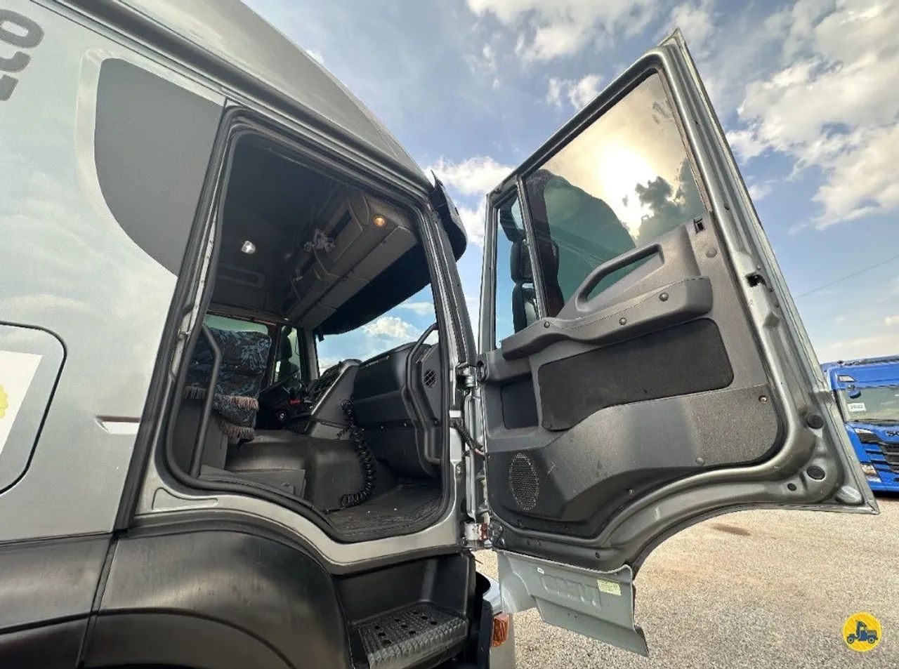 IVECO STRALIS 440 6X2<br>2013/2013<br>TETO ALTO<br>AUTOMÁTICO - Foto 7