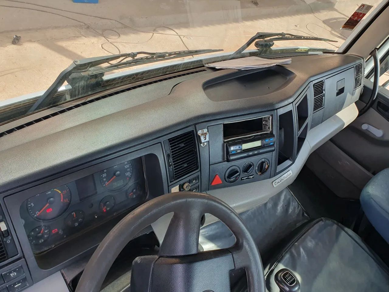 caminhão constelation 31320 pipa - Foto 10