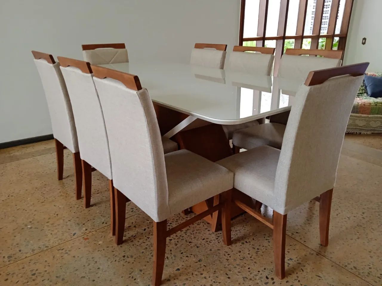 Mesa de madeira 8 lugares 