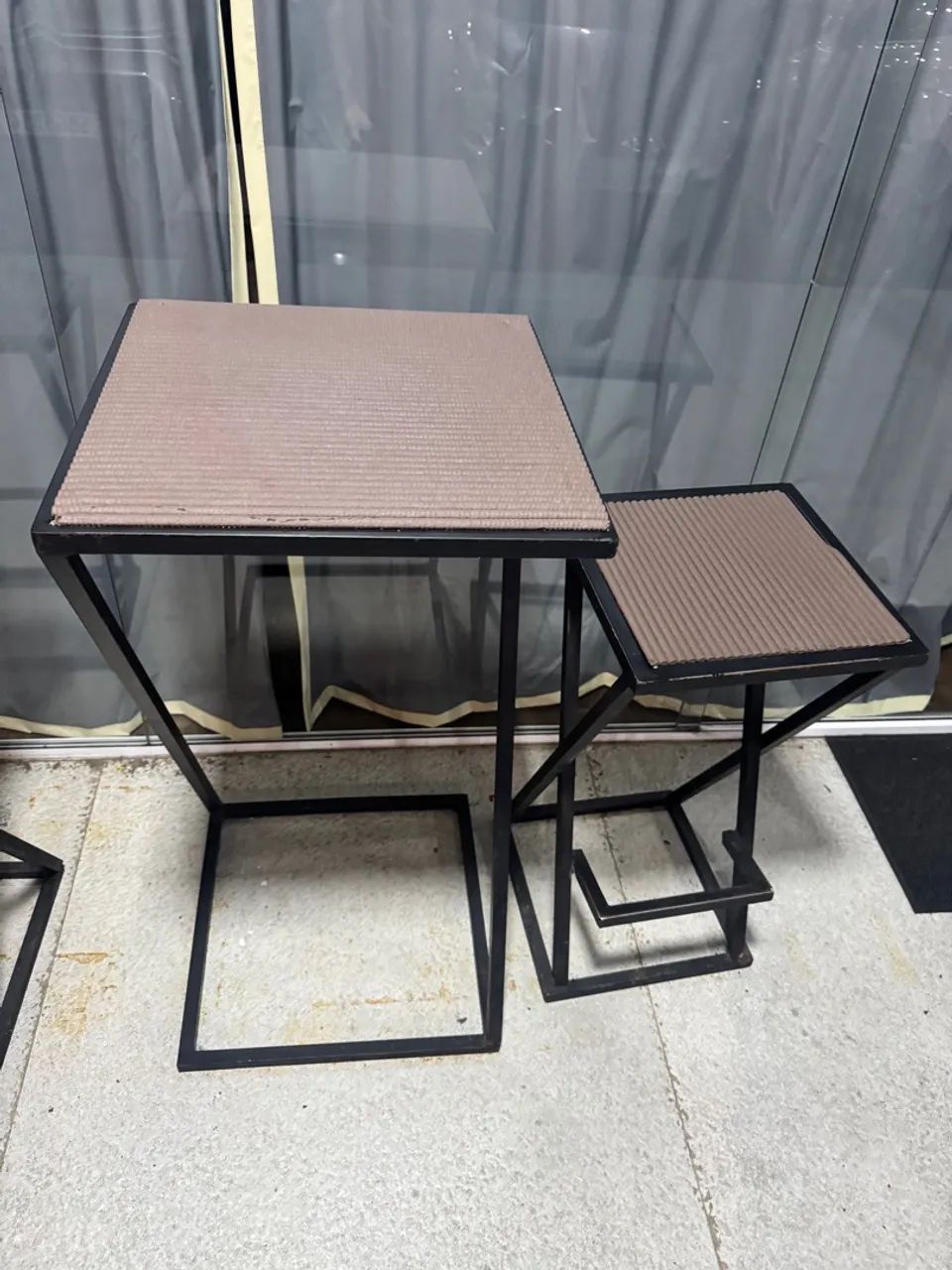 Vendi Banquetas e mesa industriais de metalon, 2 conjuntos  - Foto 4