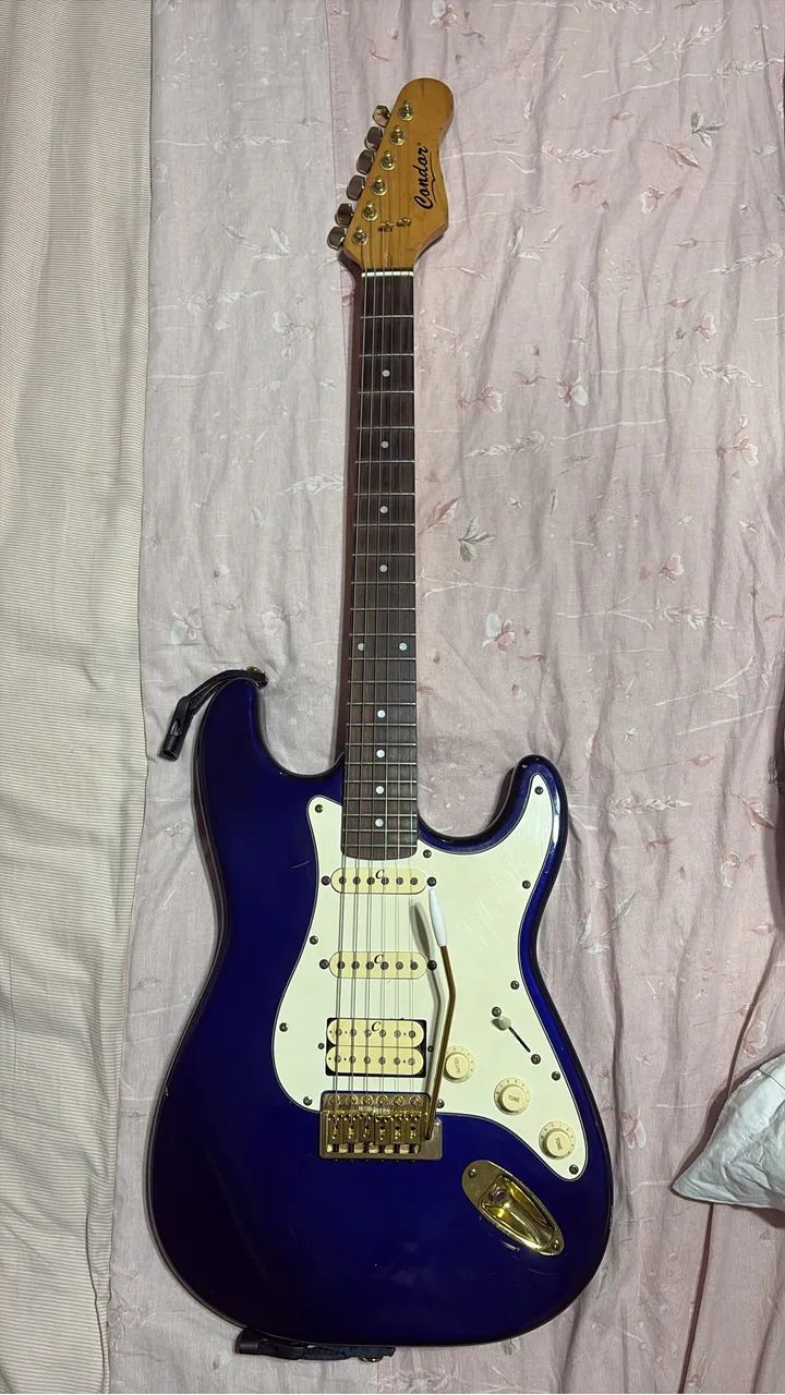 Guitarra Strato RE-30 Made in Korea