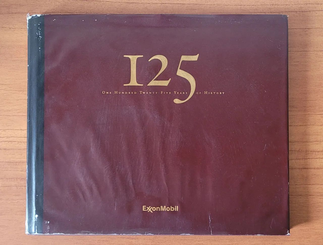 Livro 125 anos de história ExonMobil - 128 pág 31x26cm