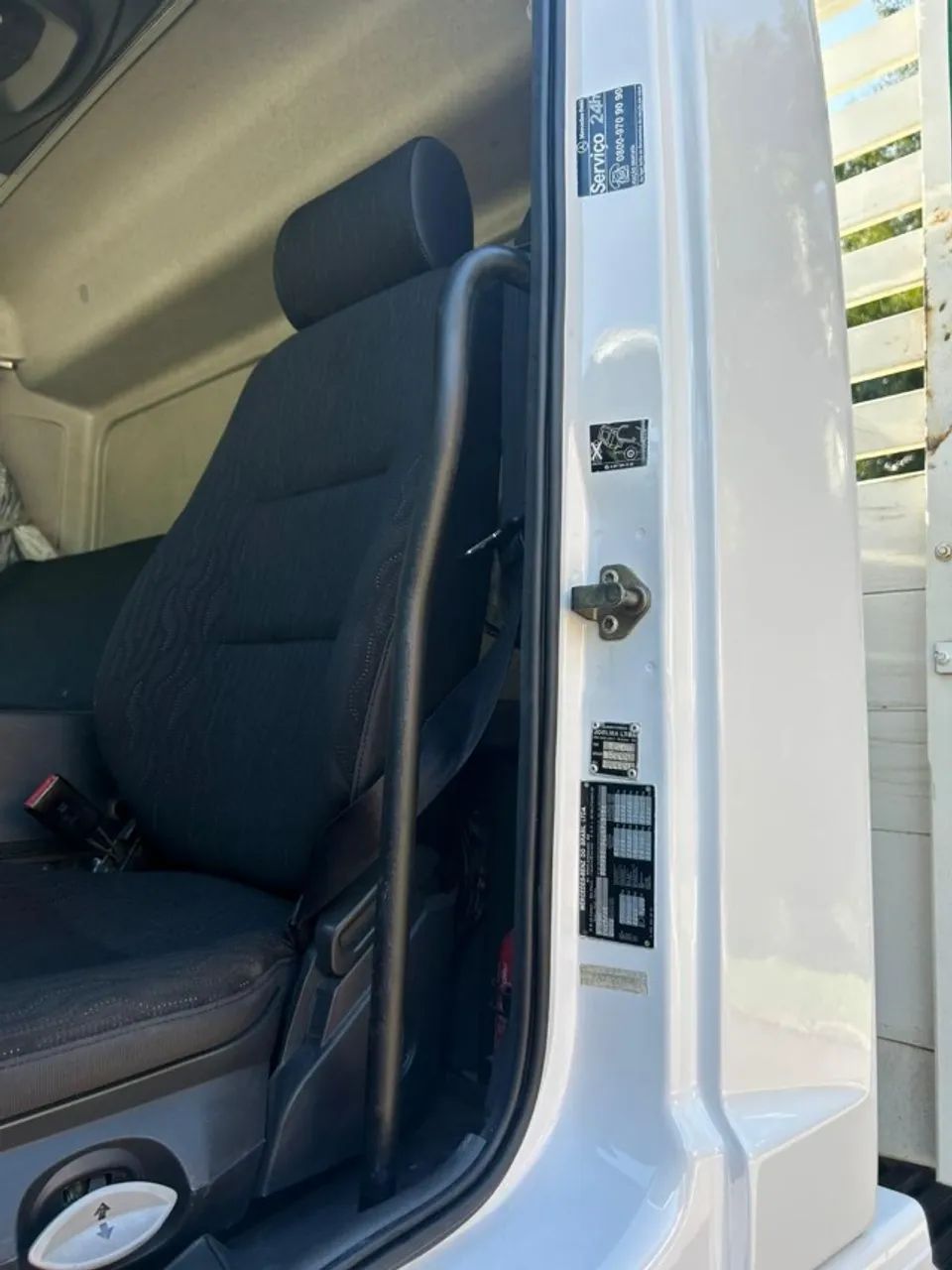 Mercedes Atego 2425 2010 e carroceria de 9,0 m  - Foto 4