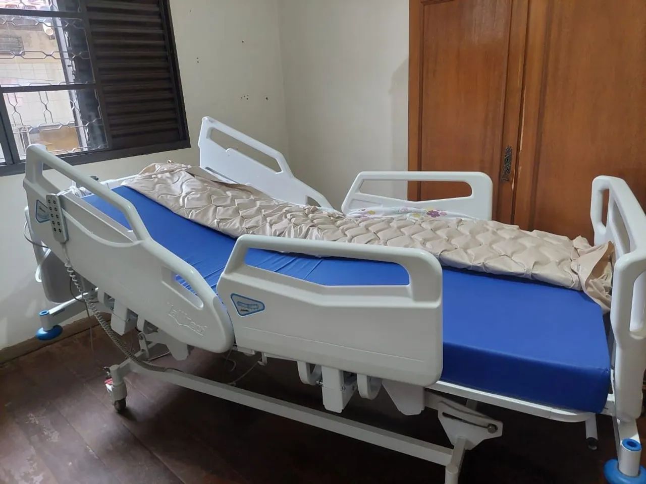 Cama hospitalar motorizada