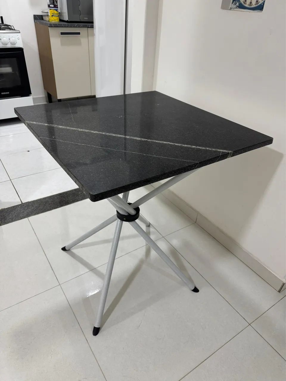 Mesa com 4 cadeiras
