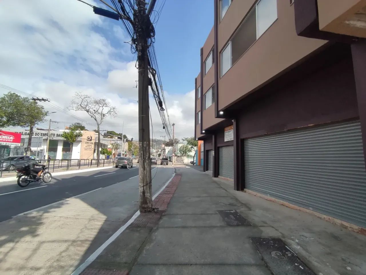 Prédio com 3 pavimentos, lojas e salas na Avenida Vitória - Foto 2