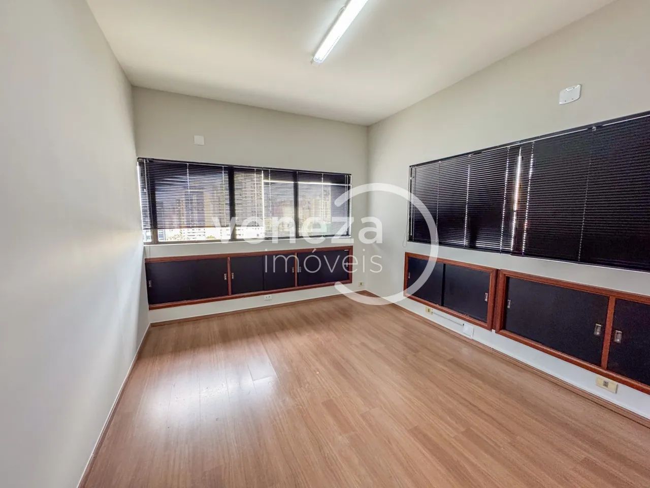 Sala comercial para alugar, 80 m² no Centro de Londrina - Foto 2